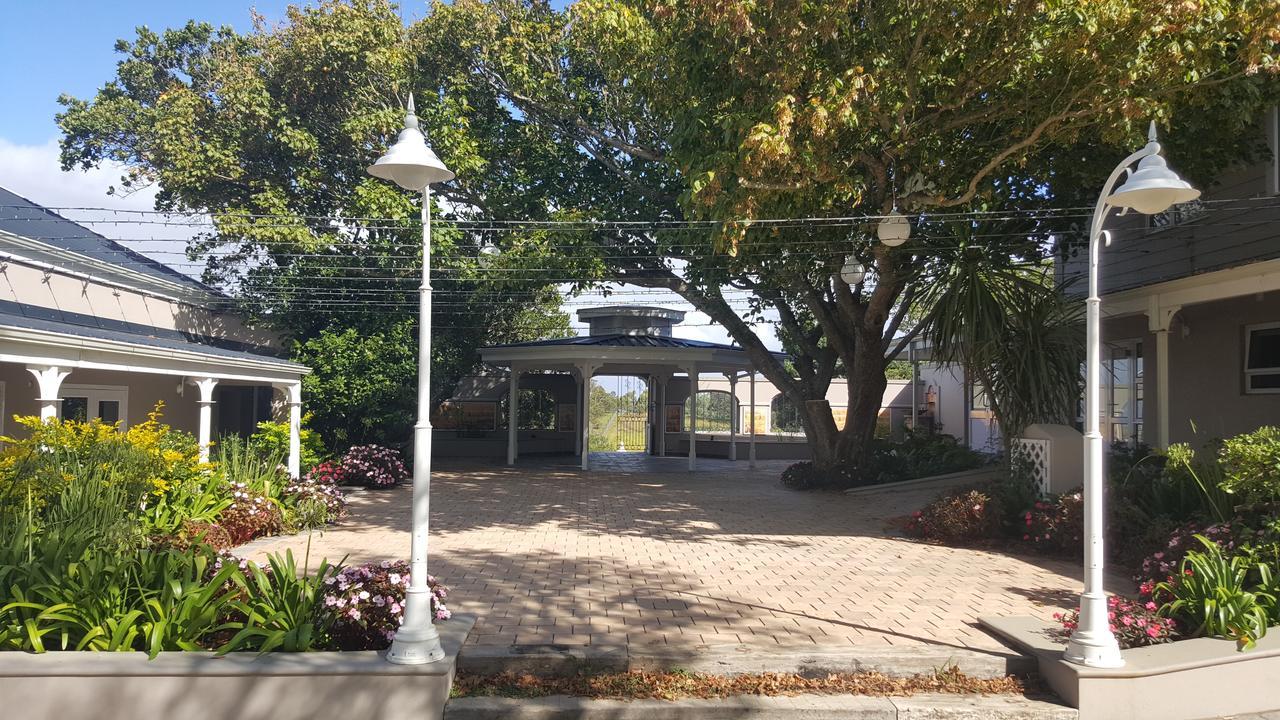 布劳顿乡村庄园度假村 Sea View 外观 照片